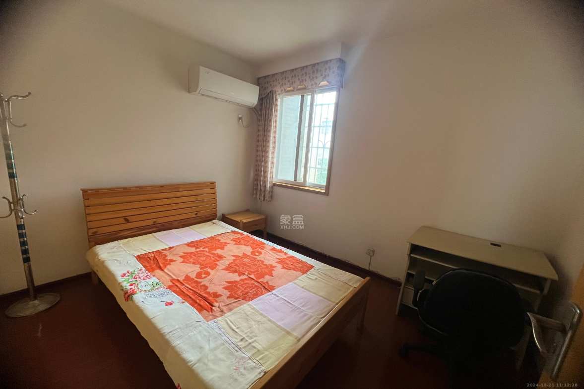 东岸锦城(东方人家)  1室2厅1卫   1500.00元/月室内图