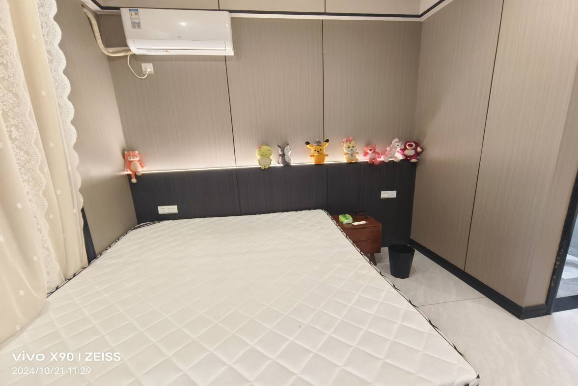 保利香槟国际  1室1厅1卫   1380.00元/月室内图