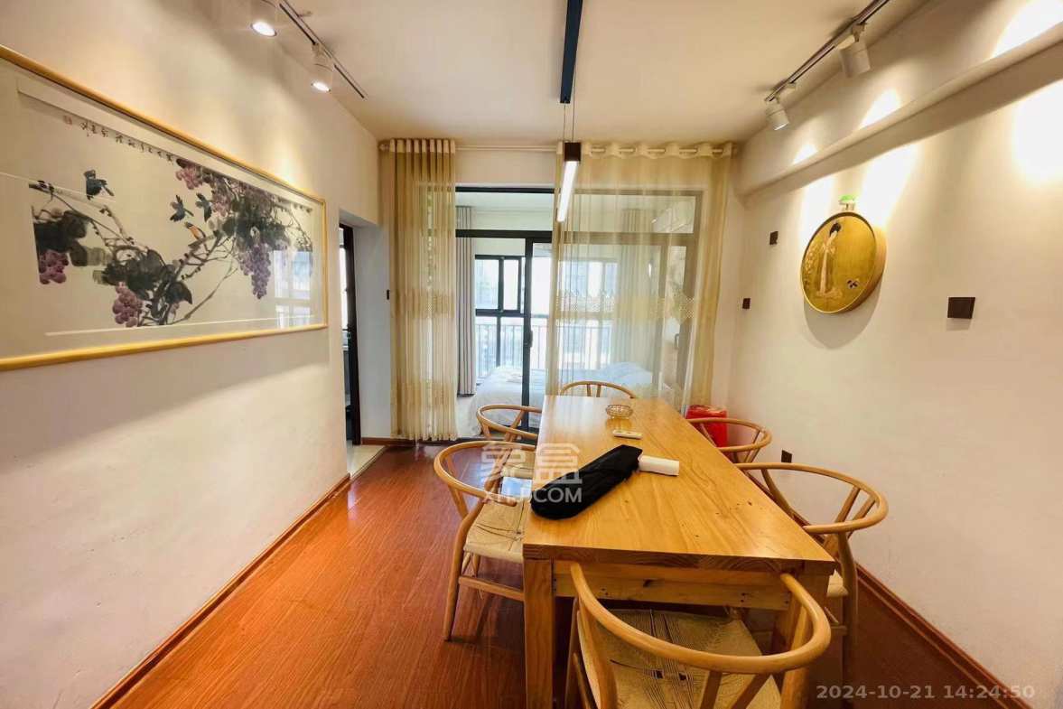 中城丽景香山园  3室2厅2卫   3500.00元/月室内图