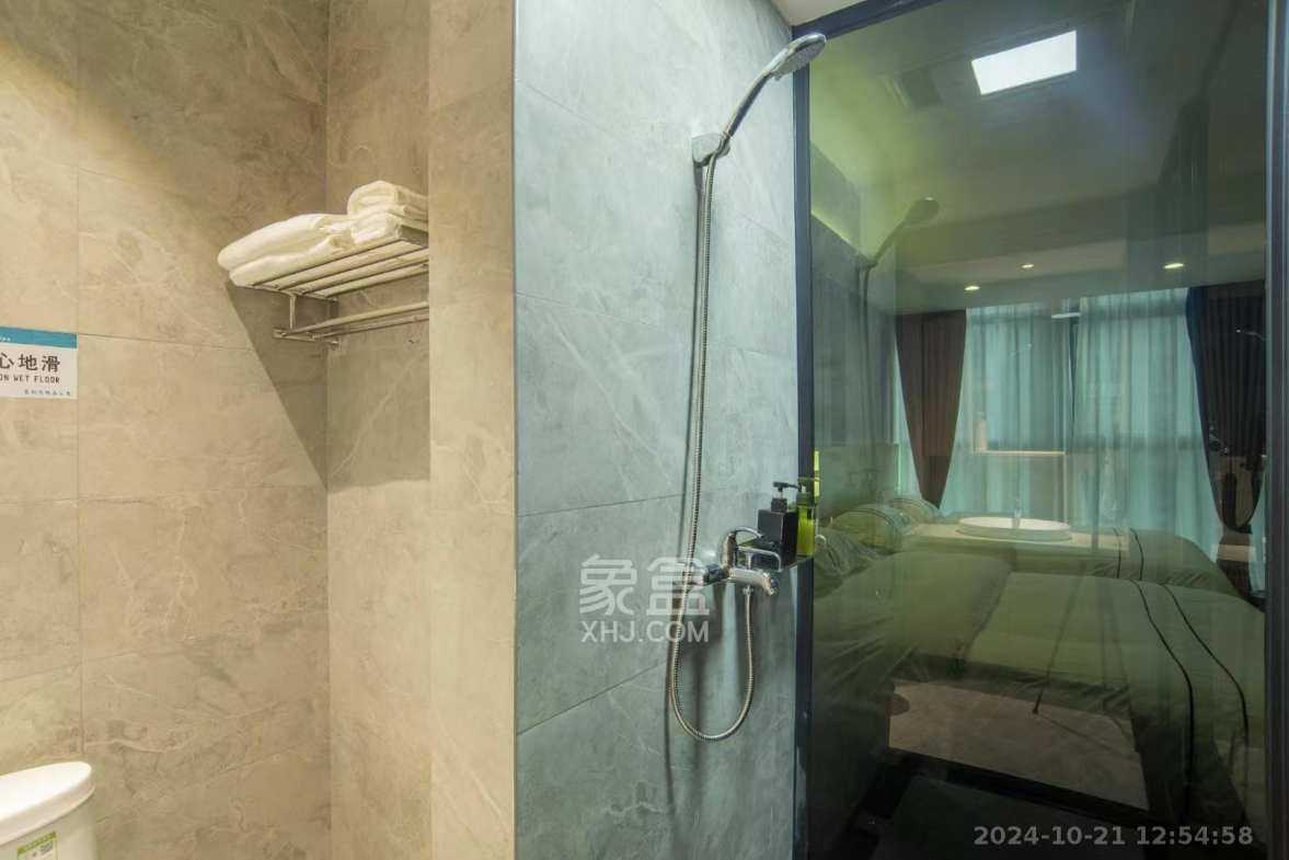 紫鑫御湖湾  1室1厅1卫   1200.00元/月室内图