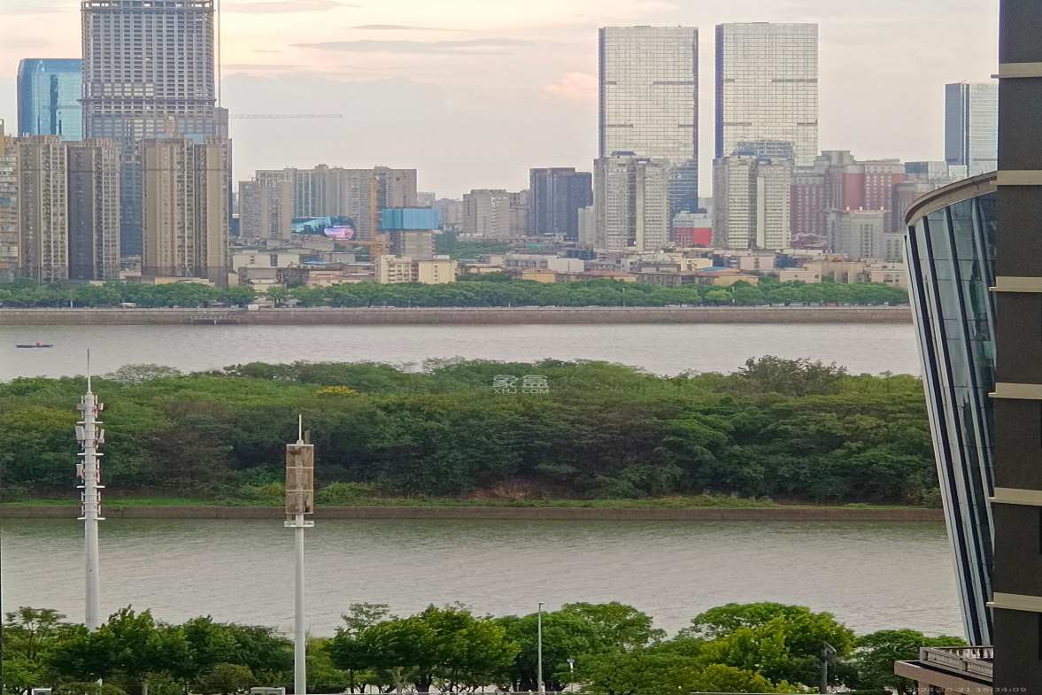 滨江府1913  4室2厅2卫   15000.00元/月室内图1