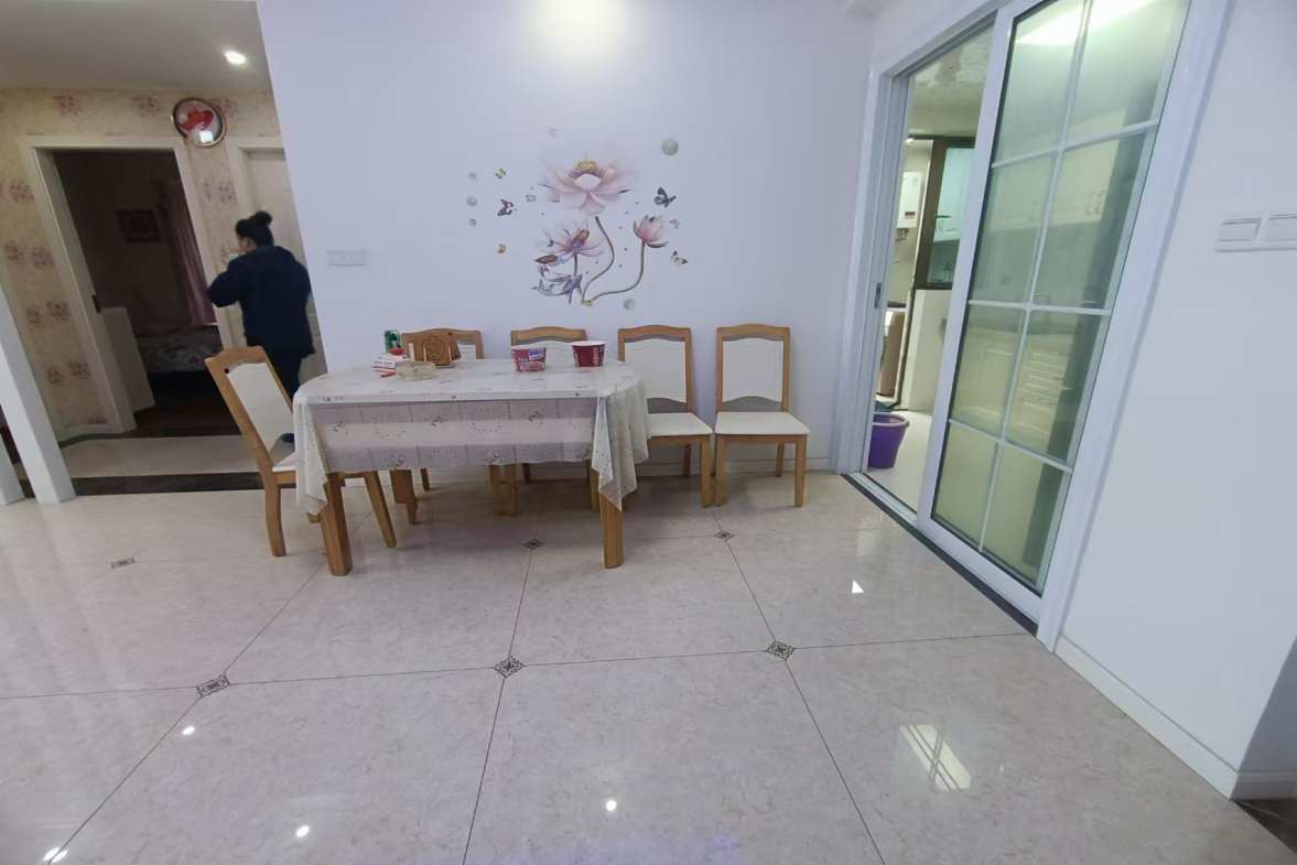 碧桂园  3室1厅1卫   1600.00元/月室内图