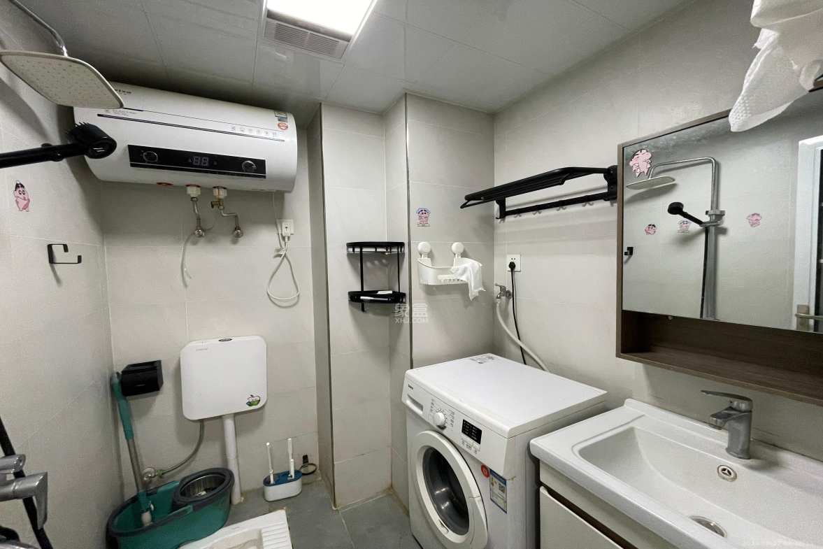五峰国际  1室1厅1卫   1400.00元/月室内图