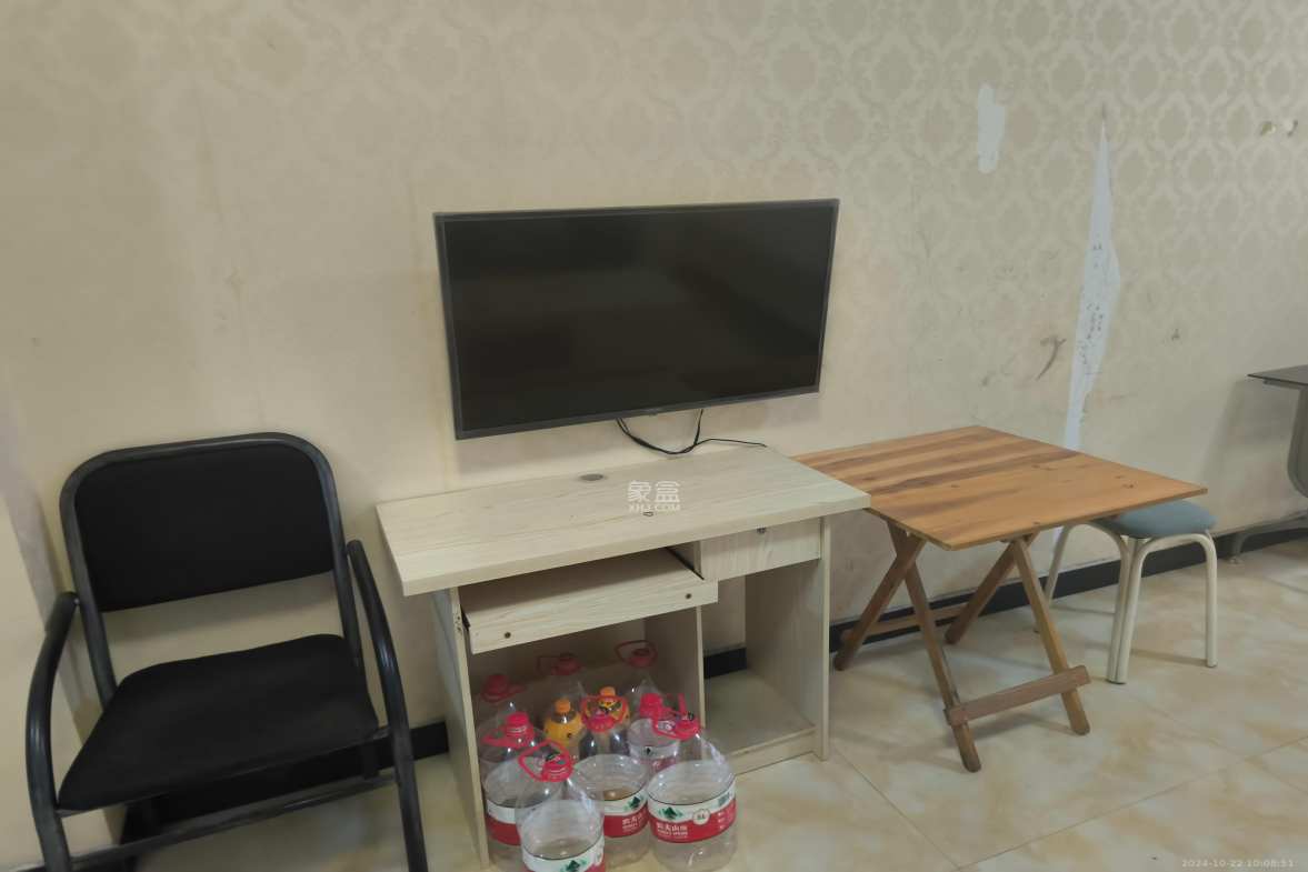 联丰小区  1室1厅1卫    1000.0元/月 联丰小区  1室1厅1卫    1000.0元/月室内图