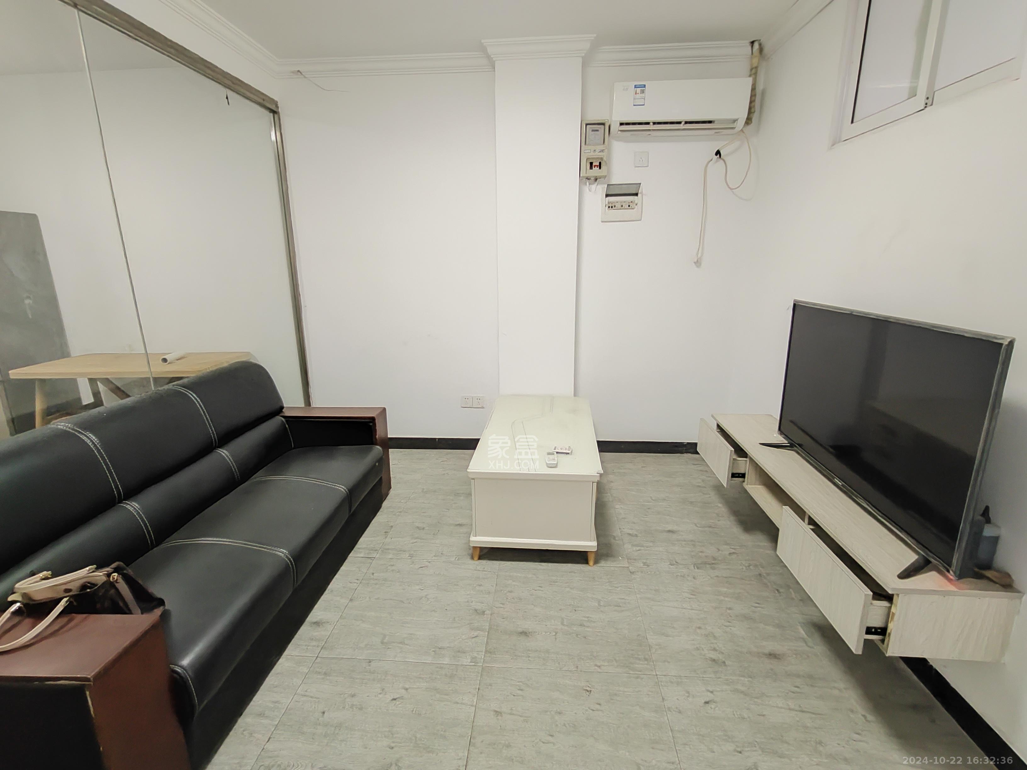 盛地春天里   80.0㎡      999.0元/月室内图