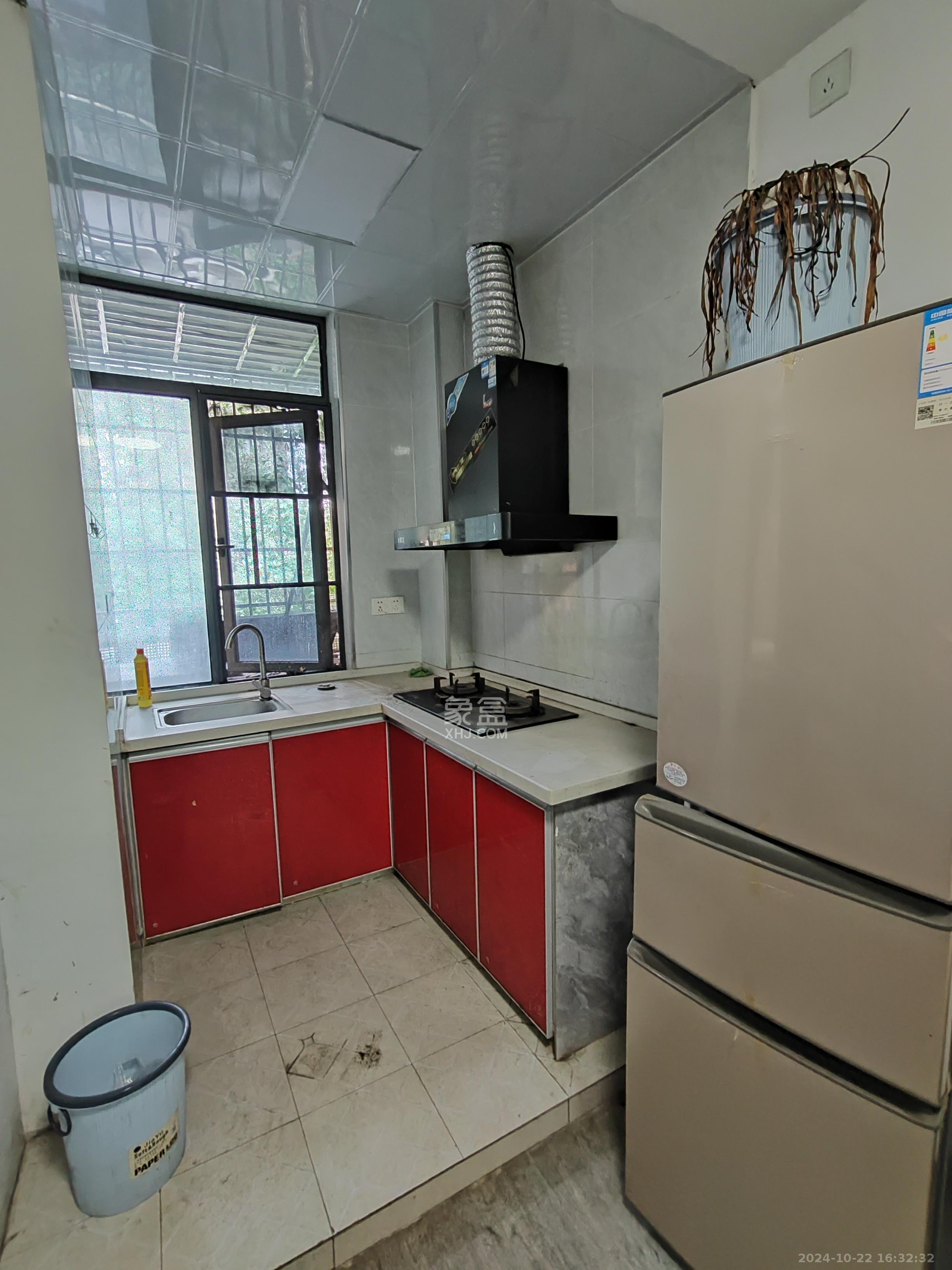 盛地春天里   80.0㎡      999.0元/月室内图