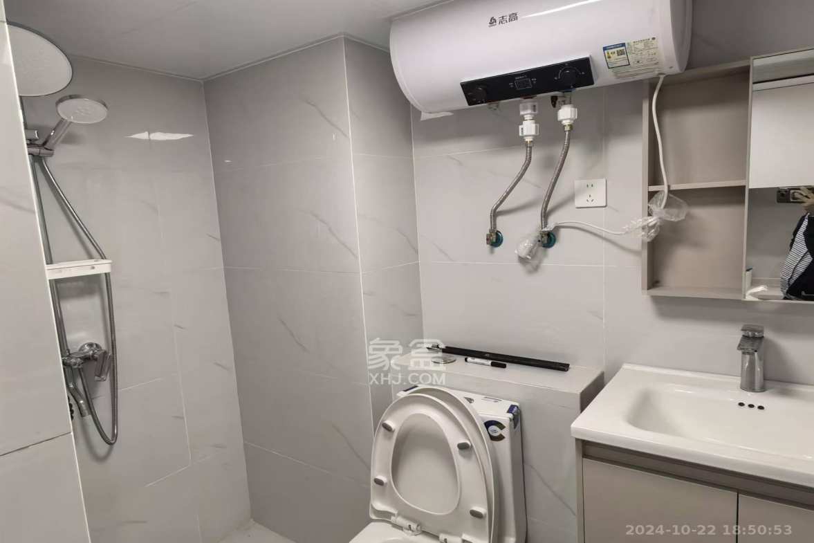 卓越中寰  2室1厅1卫   1800.00元/月室内图