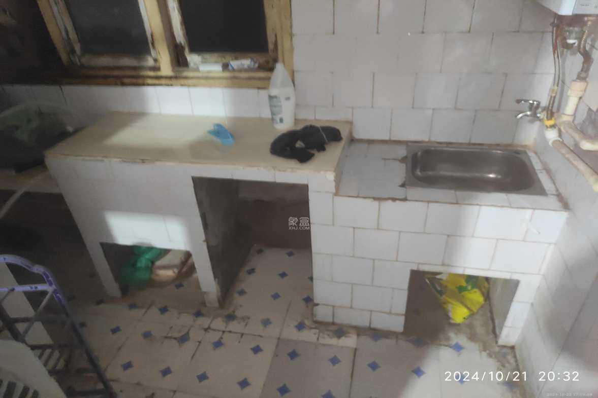 红旗区一片  3室1厅1卫    2400.0元/月 红旗区一片  3室1厅1卫    2400.0元/月室内图