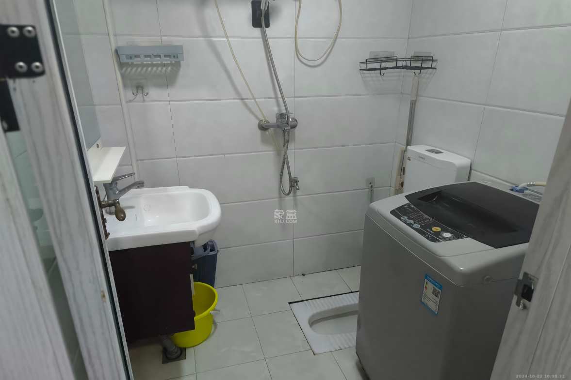 联丰小区  1室1厅1卫    1000.0元/月 联丰小区  1室1厅1卫    1000.0元/月室内图