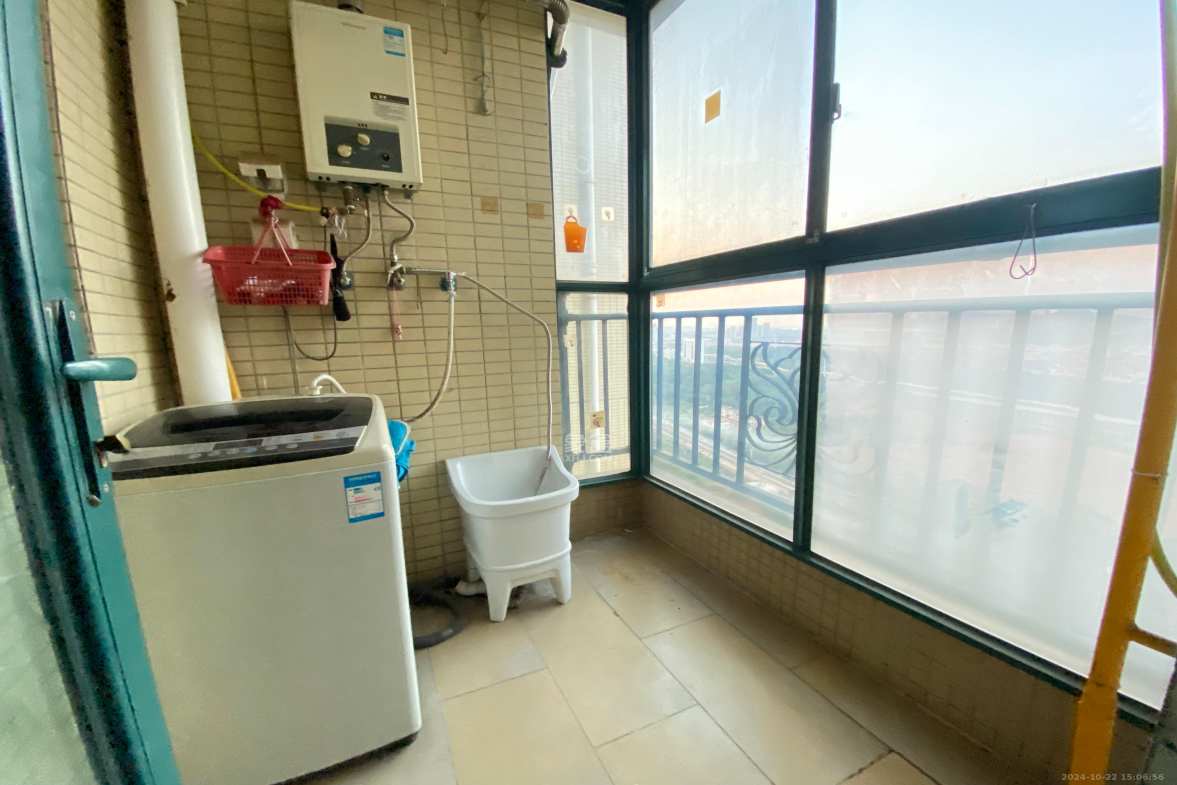 恒大名都  4室2厅1卫   2200.00元/月室内图