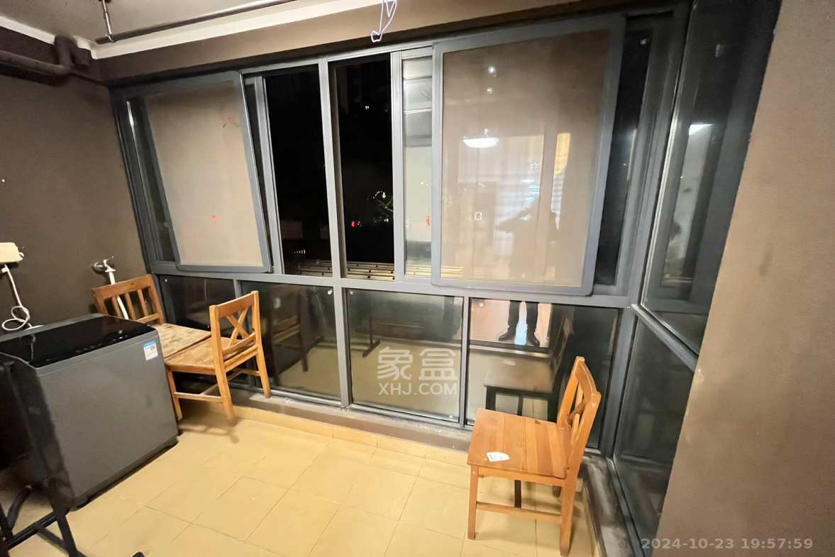 佳辉丽景鑫城  3室2厅2卫   3600.00元/月室内图