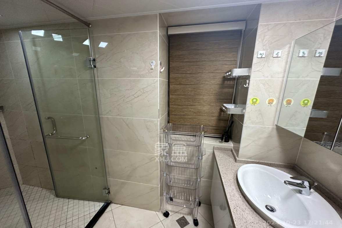 潮宗御苑 2室2厅2卫 8000.0元/月 潮宗御苑 2室2厅2卫 8000.0元/月室内图