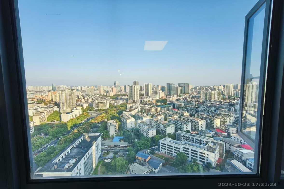 流金岁月-华晨国际  2室2厅1卫    2000.0元/月室内图