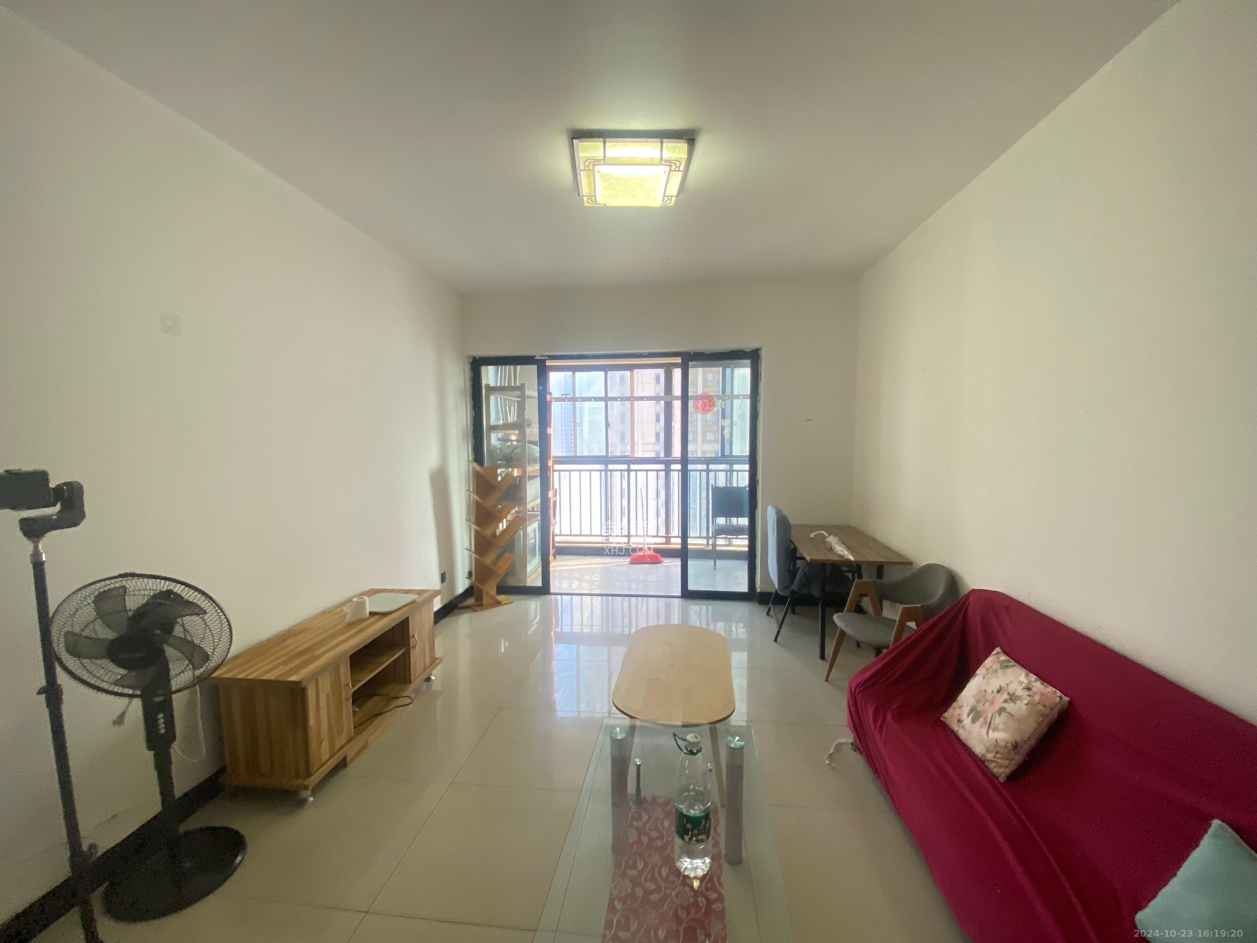 钰龙天下一期  2室2厅1卫    1700.0元/月