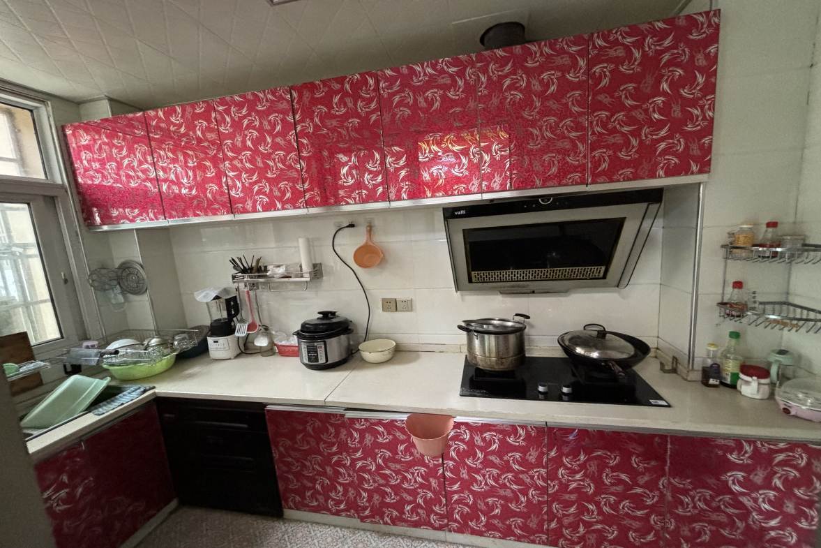 新世界建材城  3室2厅2卫    60.0万客厅