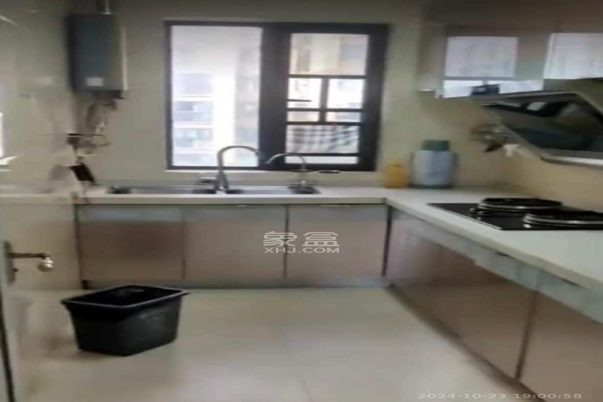 荣盛花语馨苑 3室2厅1卫 2600.0元/月 荣盛花语馨苑 3室2厅1卫 2600.0元/月室内图