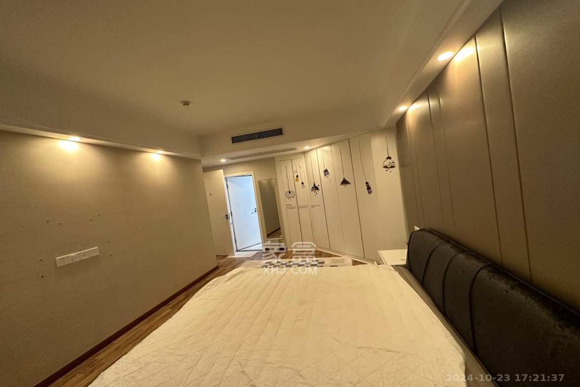 潮宗御苑 2室2厅2卫 8000.0元/月 潮宗御苑 2室2厅2卫 8000.0元/月室内图