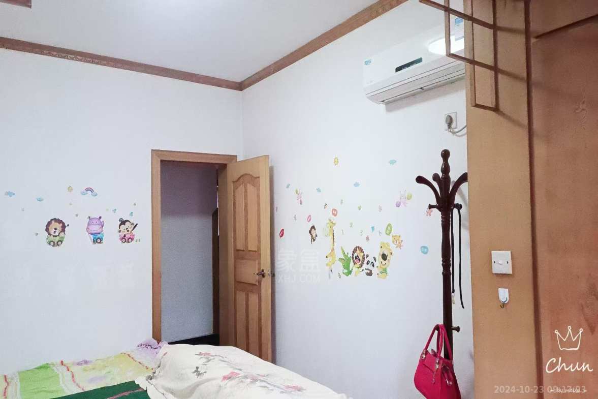 泰山西村  3室2厅2卫   1600.00元/月室内图