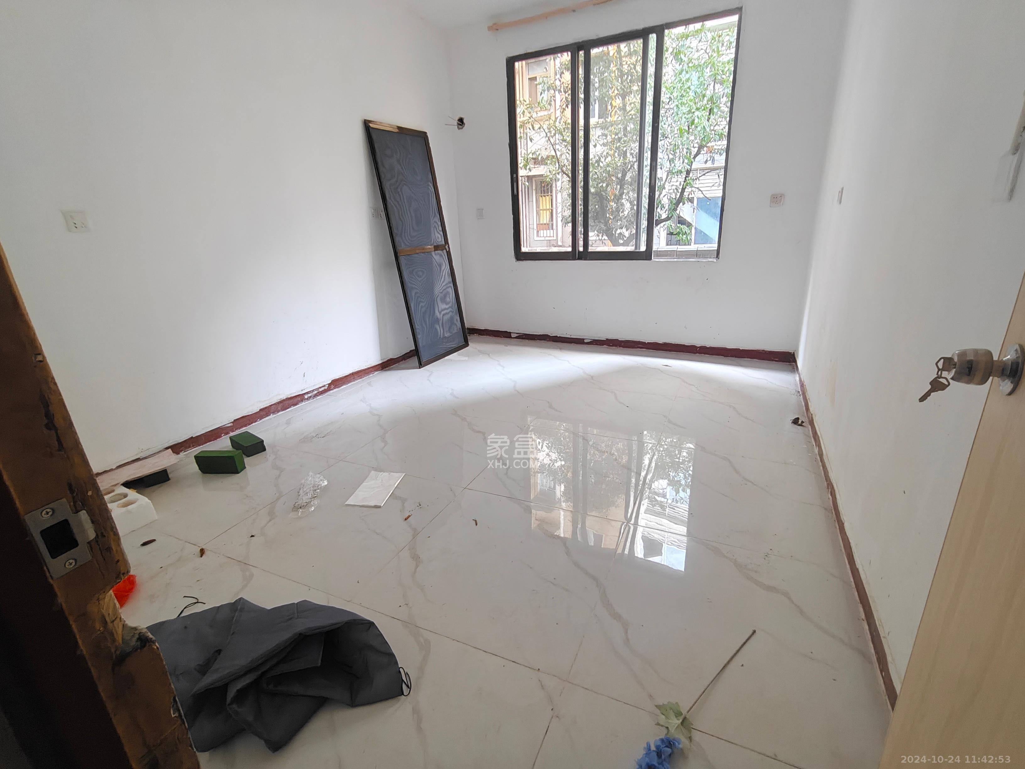 茅亭子   50.0㎡      2800.0元/月室内图