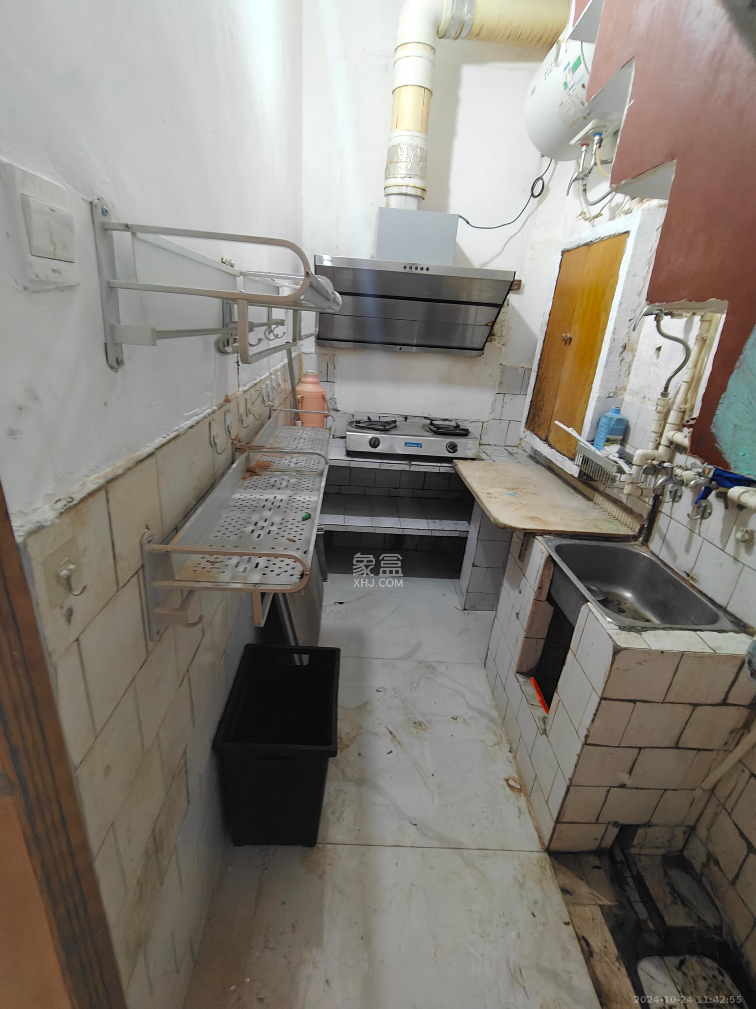 茅亭子   50.0㎡      2800.0元/月室内图