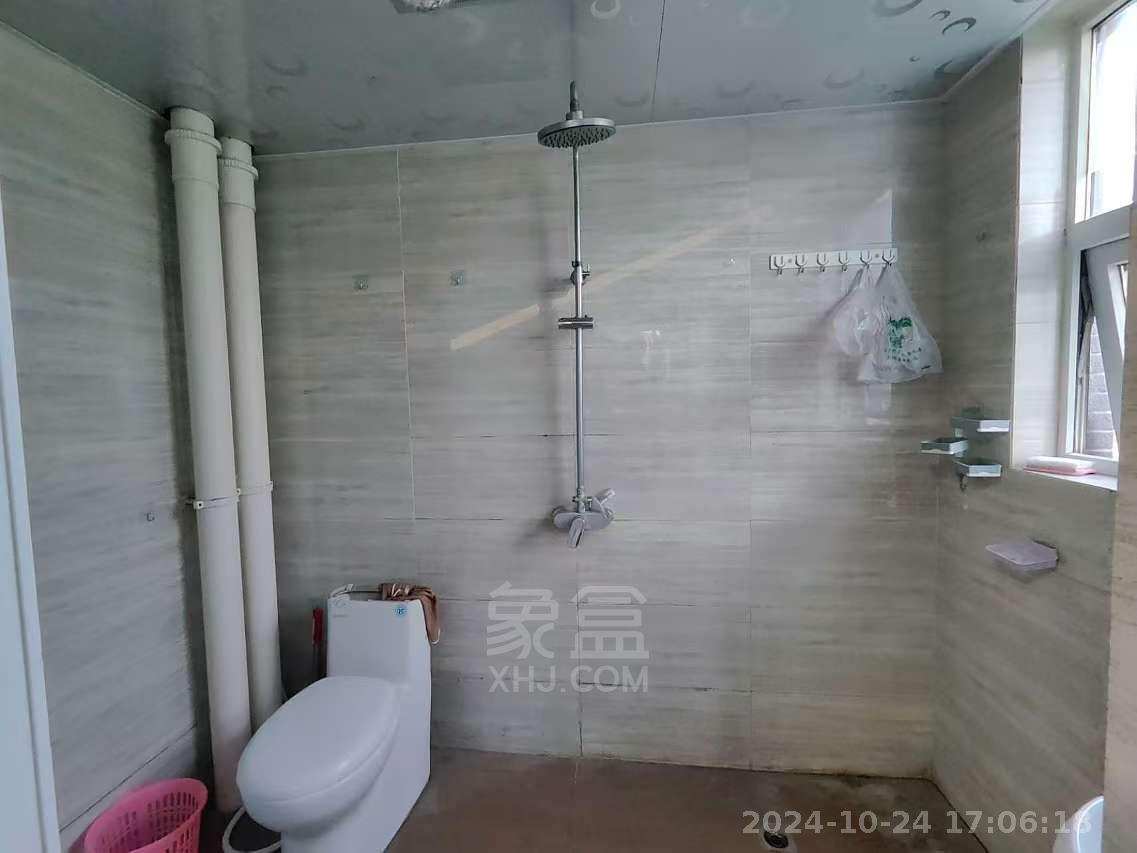 美的城二期  3室2厅2卫   1600.00元/月室内图