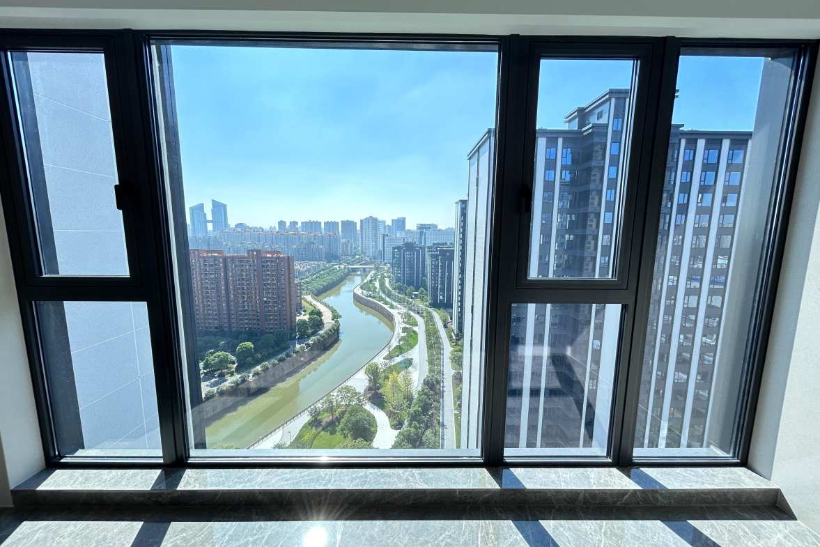 运达滨河广场  4室2厅2卫   14800.00元/月室内图