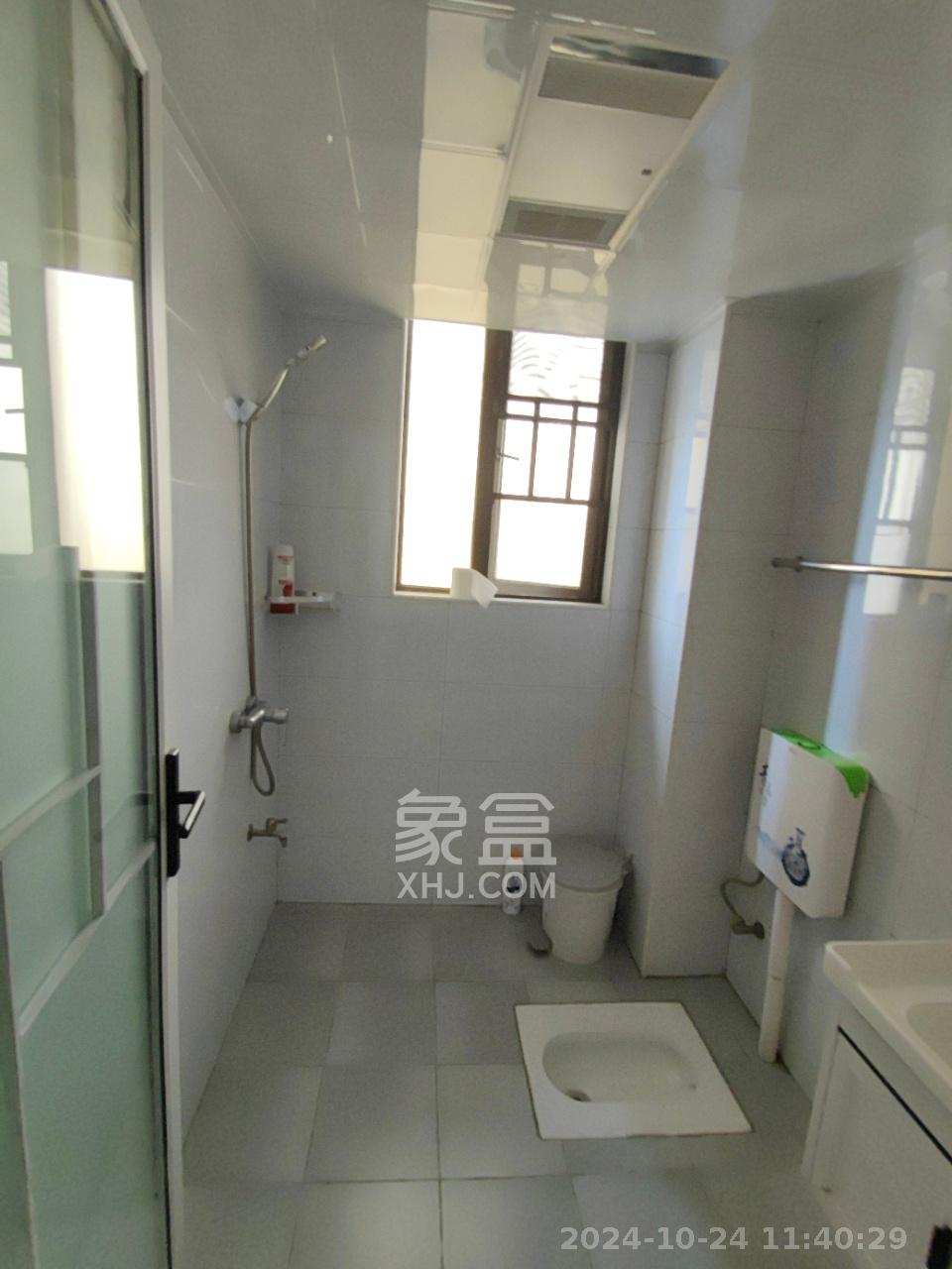 上实望府里  3室2厅1卫   1700.00元/月室内图