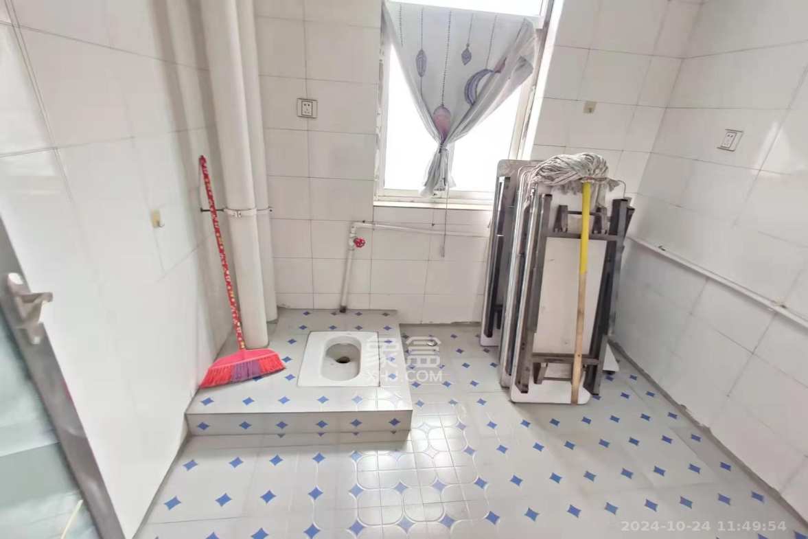至雅大厦  4室2厅2卫   5200.00元/月室内图