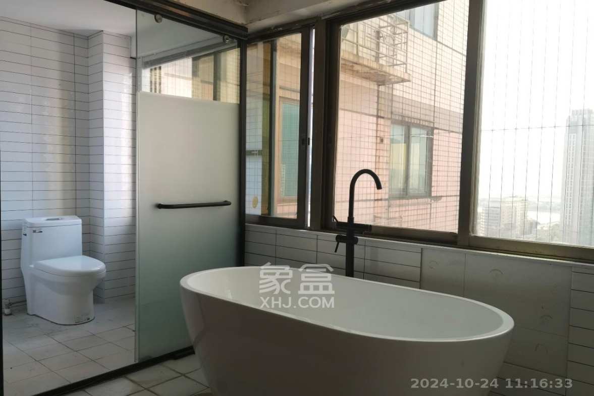 新大新  4室2厅2卫   5800.00元/月室内图
