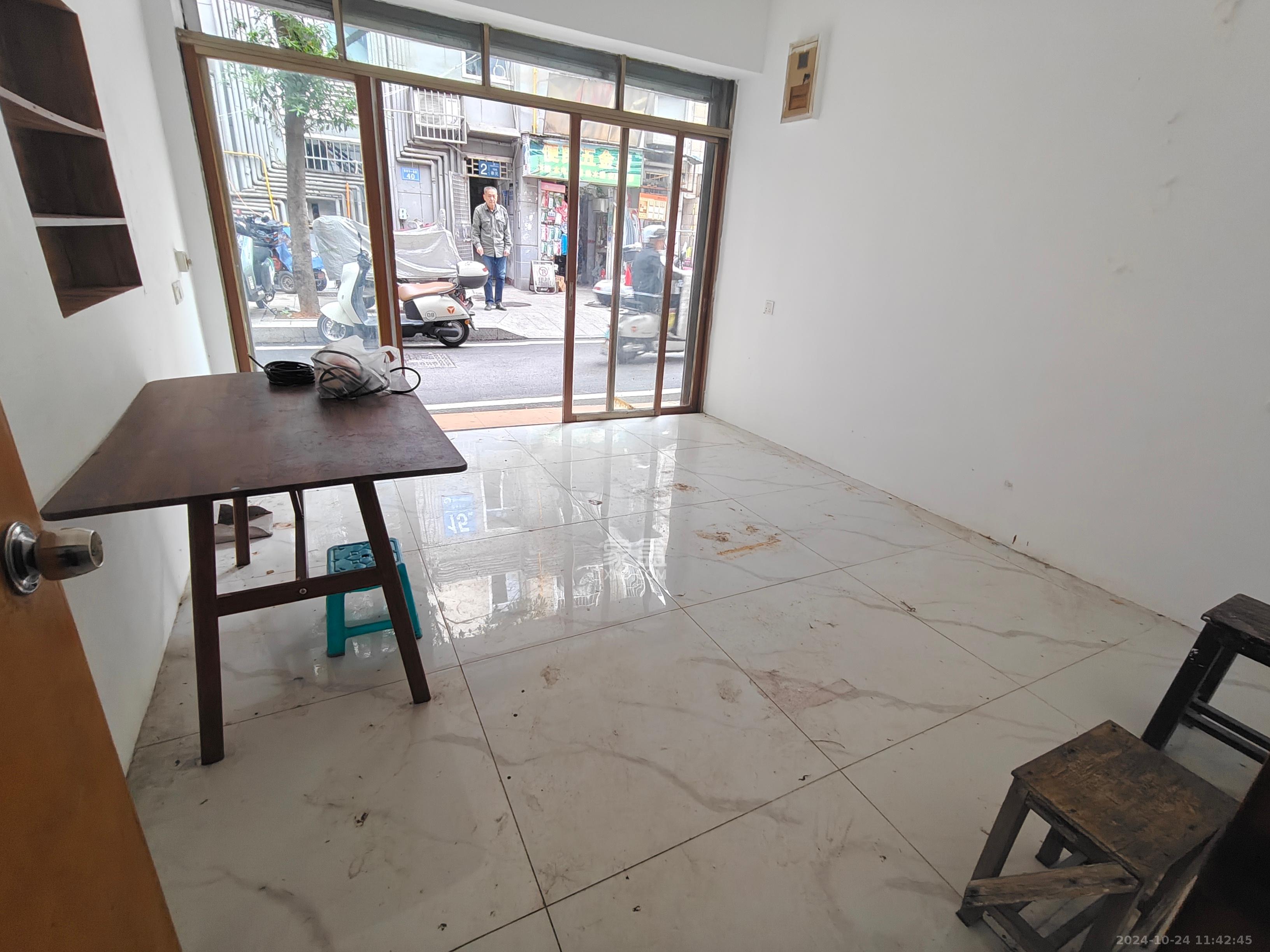 茅亭子   50.0㎡      2800.0元/月室内图