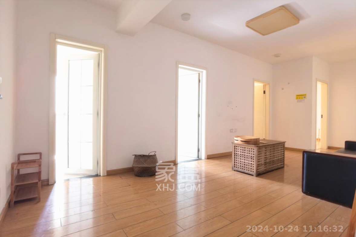 新大新  4室2厅2卫   5800.00元/月室内图