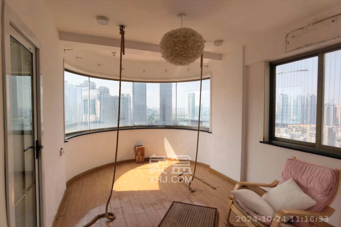 新大新  4室2厅2卫   5800.00元/月室内图