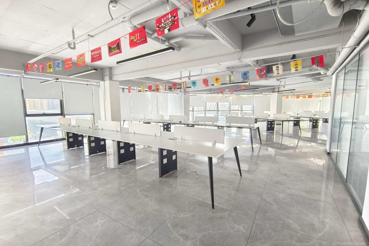 龙塘安置区（龙塘小区）  10室4厅4卫   28000.00元/月室内图