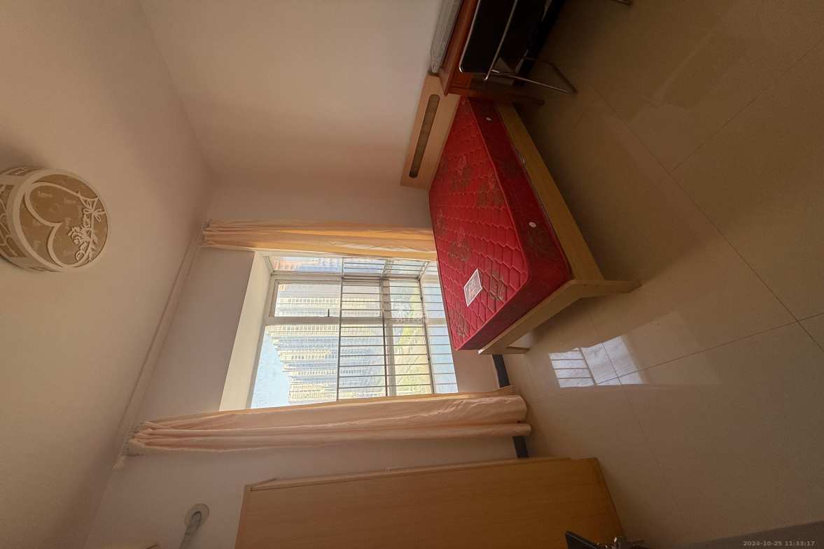 新蕾品阁居  4室2厅2卫   2000.00元/月室内图