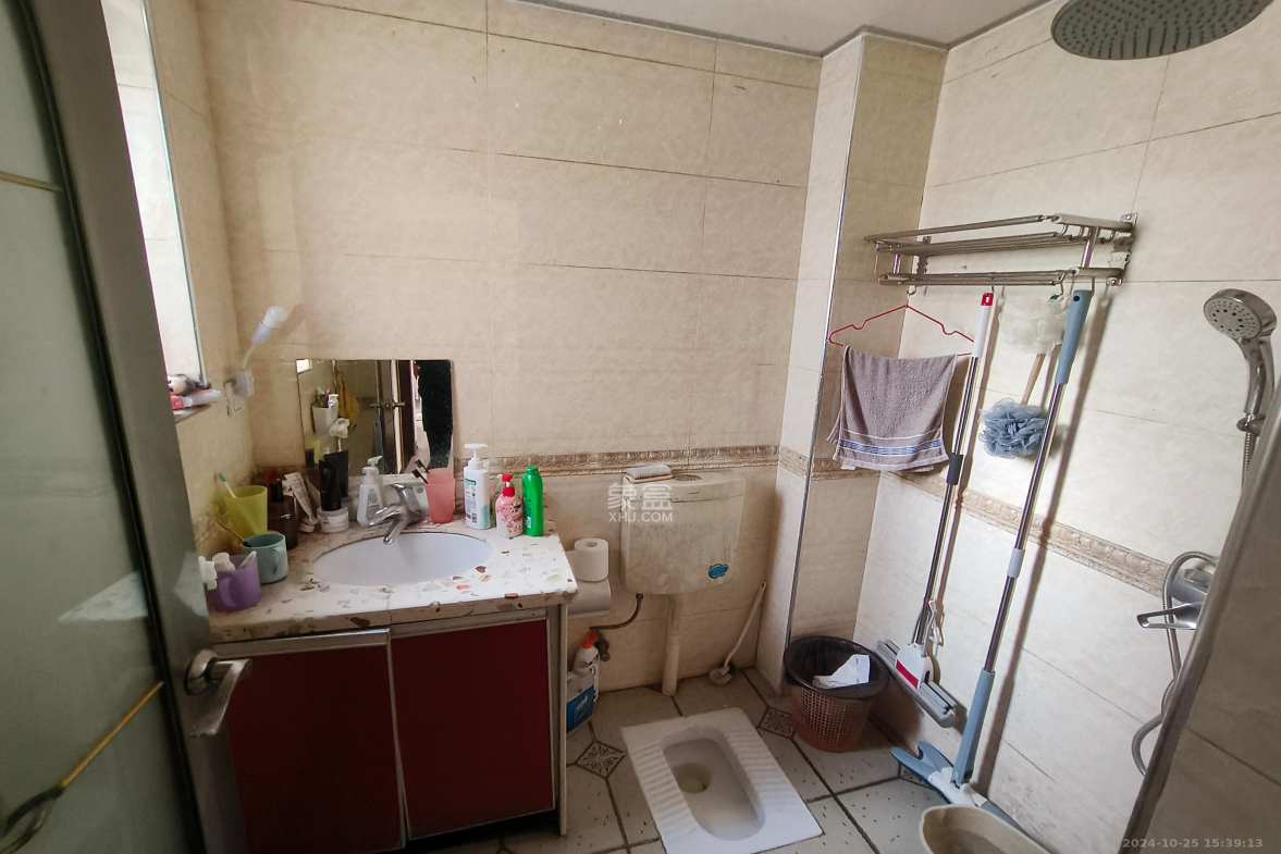 新华都万家城  3室2厅2卫   2300.00元/月室内图