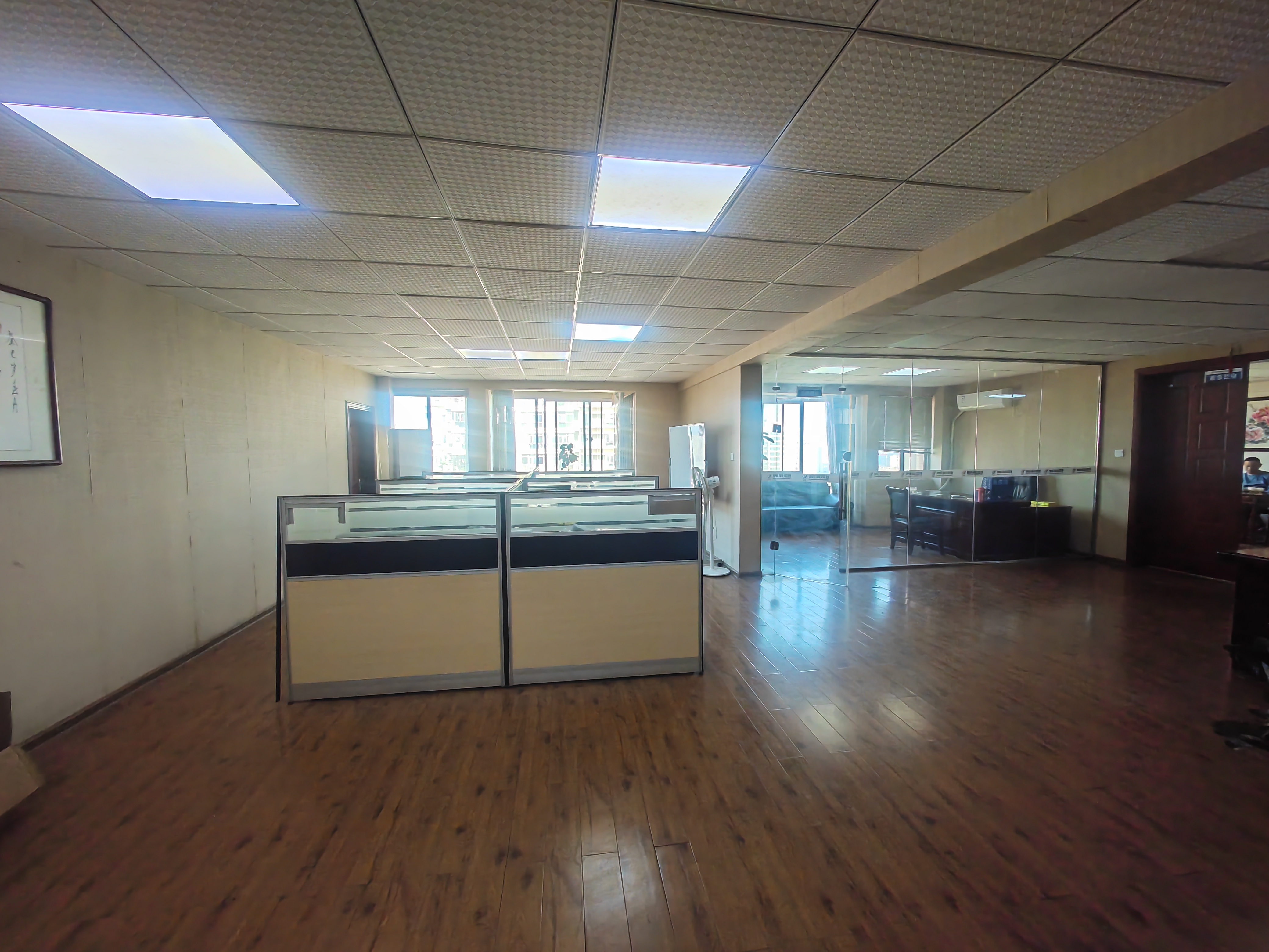 崇和中苑  1室1厅1卫    1000.0元/月