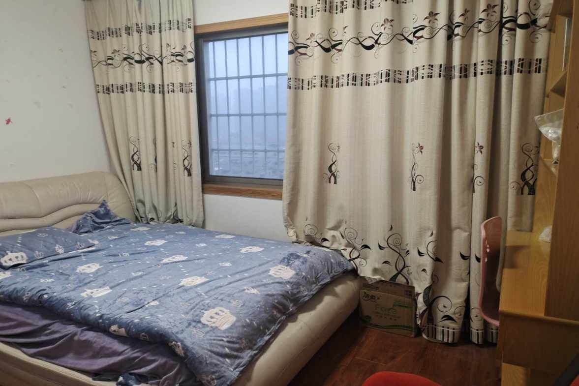 君临天厦  3室2厅2卫    1680.0元/月 君临天厦  3室2厅2卫    1680.0元/月室内图