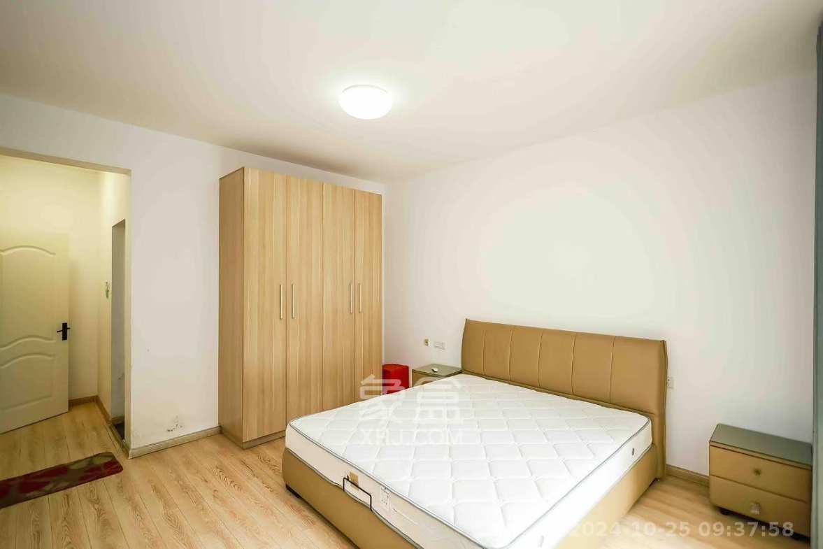 卓越蔚蓝海岸二期  4室2厅2卫    2300.0元/月室内图