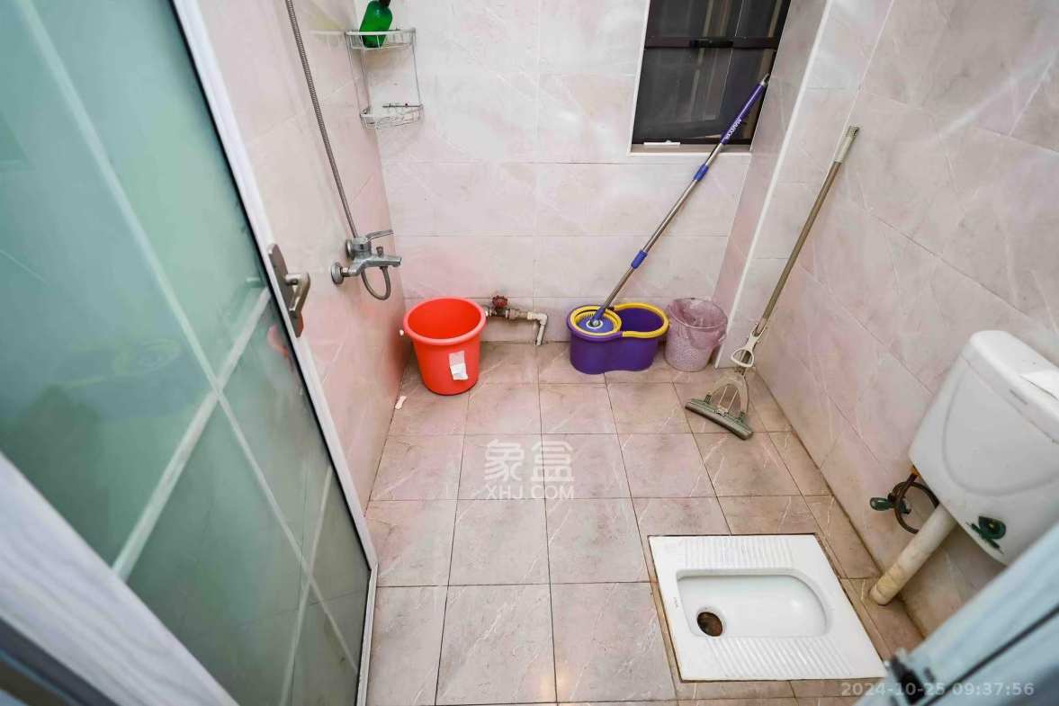 卓越蔚蓝海岸二期  4室2厅2卫    2300.0元/月室内图