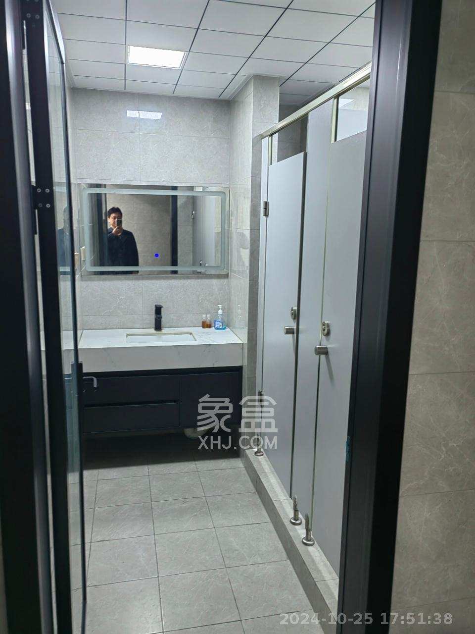 梅溪湖金茂湾  1室1厅1卫   8000.00元/月室内图1