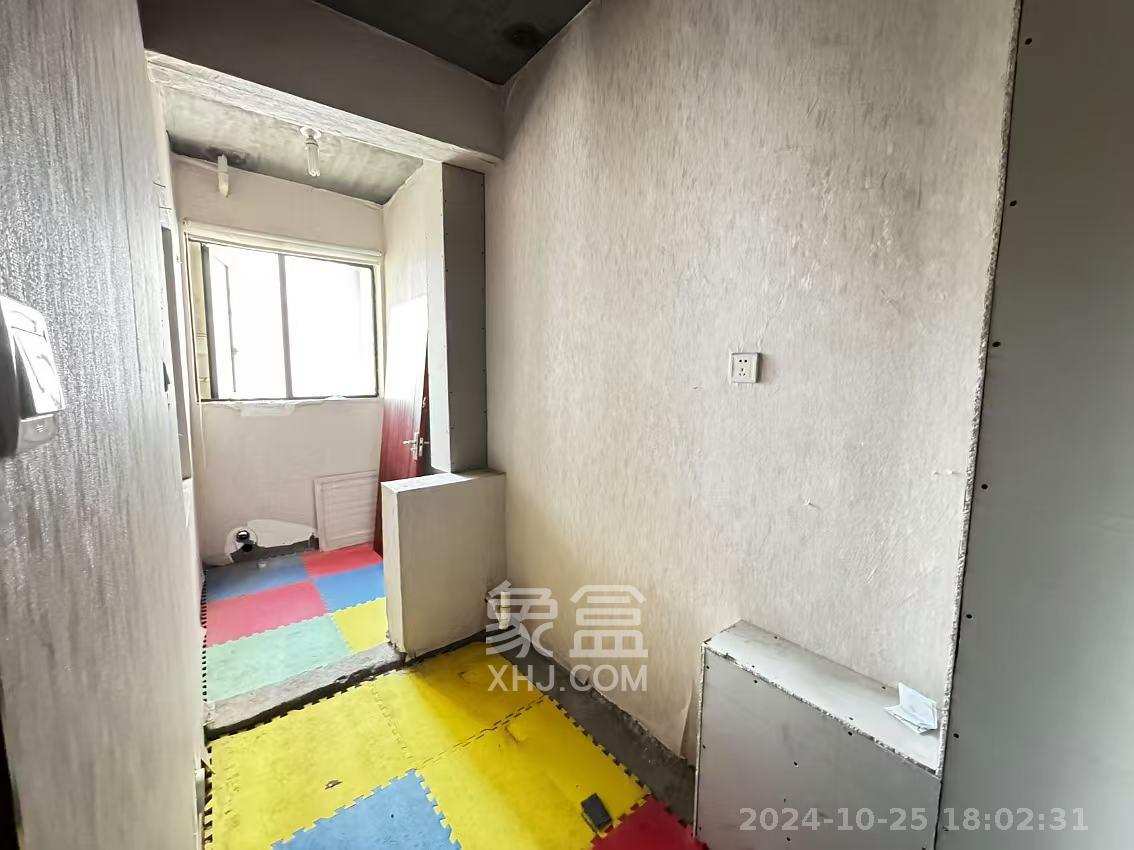和庄  3室2厅2卫   5000.00元/月室内图