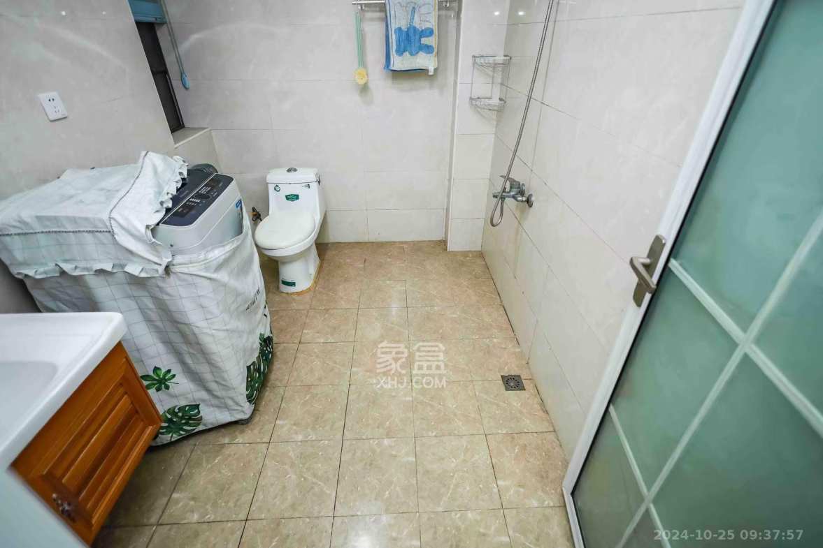 卓越蔚蓝海岸二期  4室2厅2卫    2300.0元/月室内图