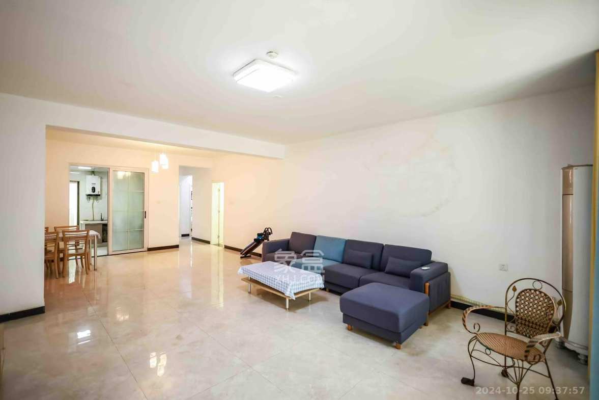 卓越蔚蓝海岸二期  4室2厅2卫    2300.0元/月室内图