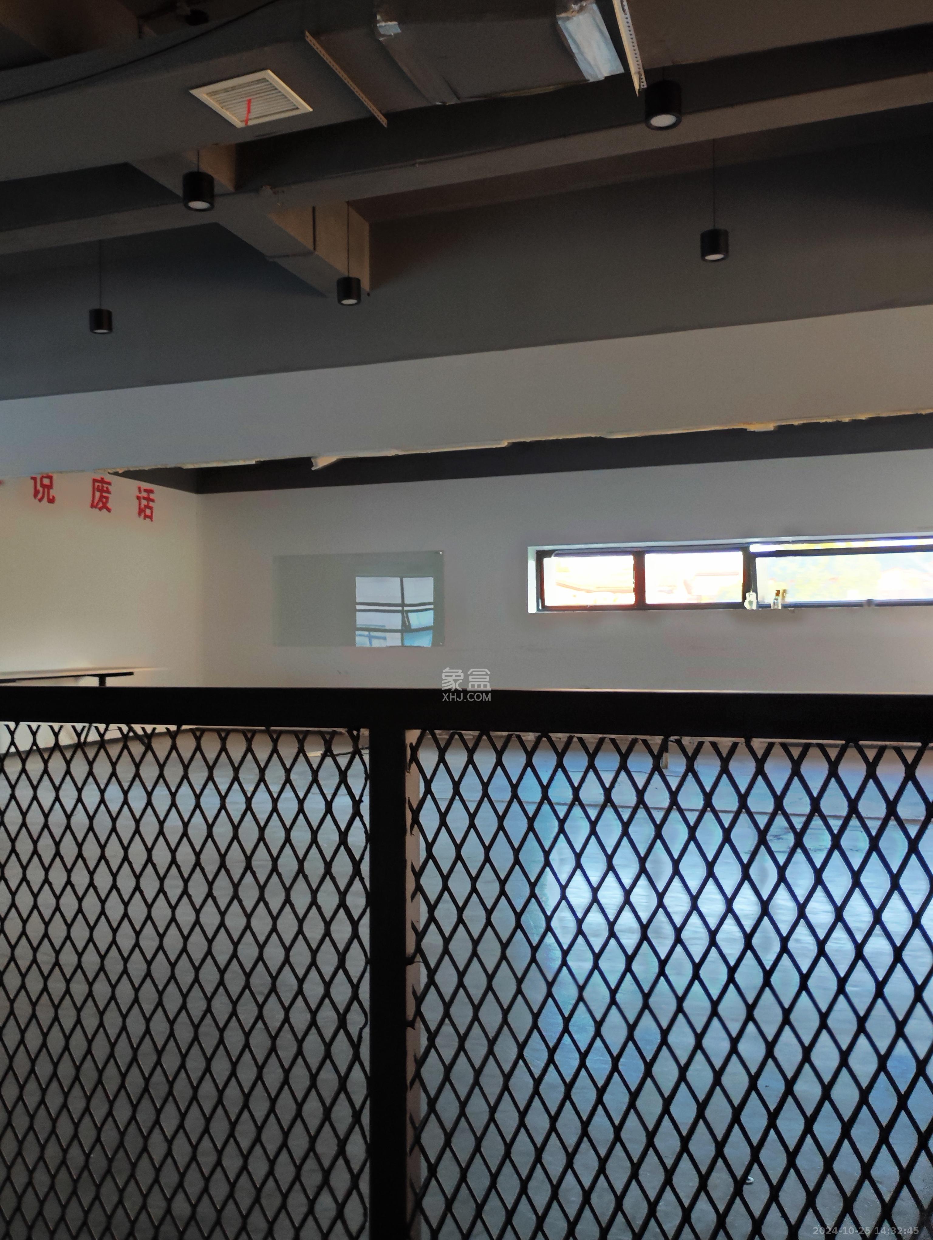 宏梦卡通湘龙文创园   1040.0㎡      26000.0元/月室内图