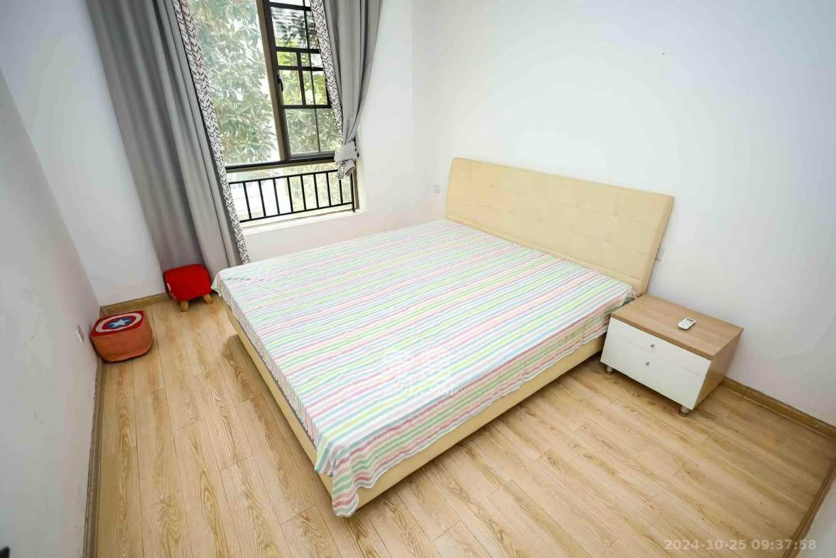 卓越蔚蓝海岸二期  4室2厅2卫    2300.0元/月室内图