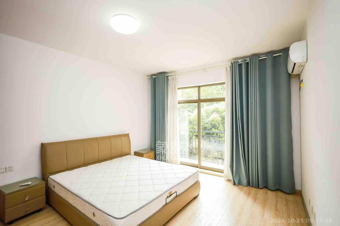 卓越蔚蓝海岸二期  4室2厅2卫    2300.0元/月室内图