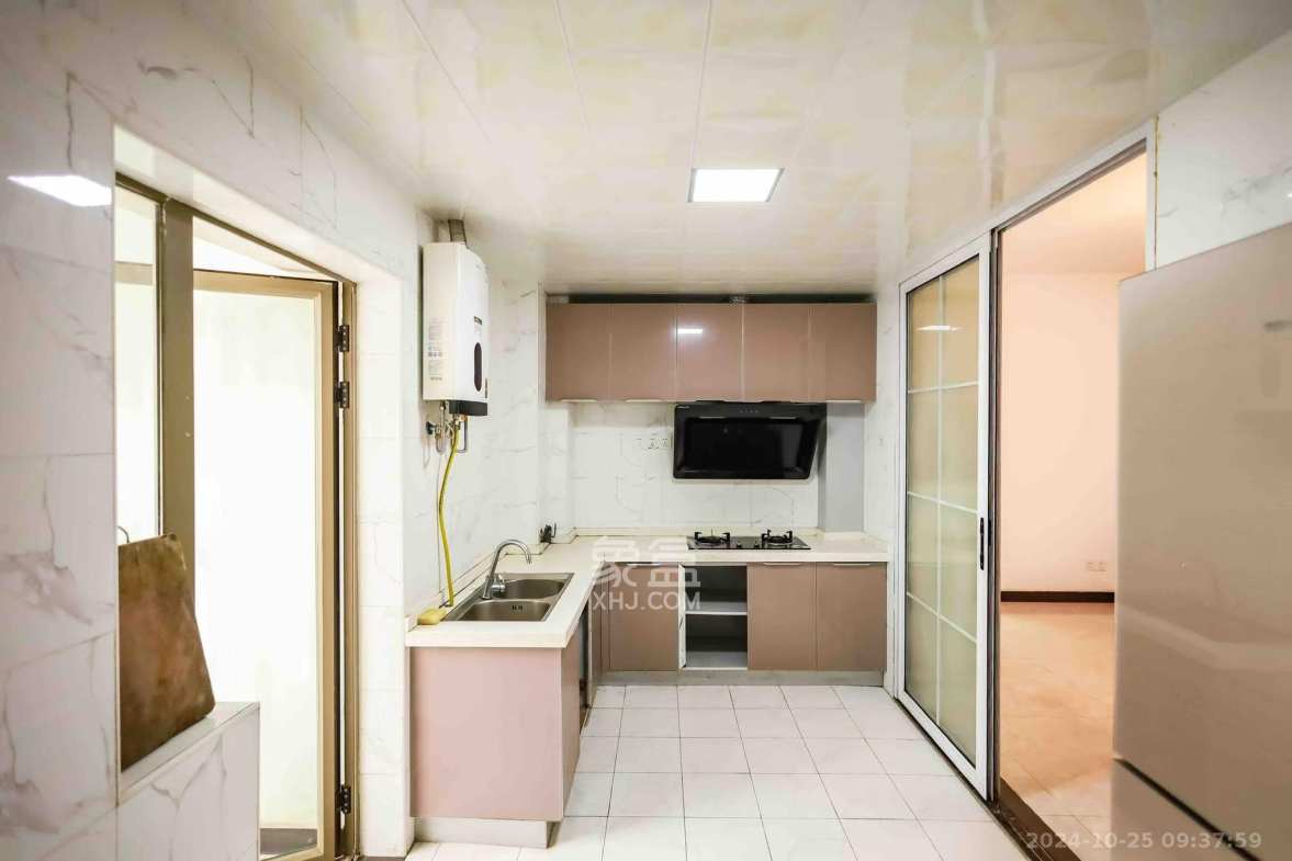 卓越蔚蓝海岸二期  4室2厅2卫    2300.0元/月室内图