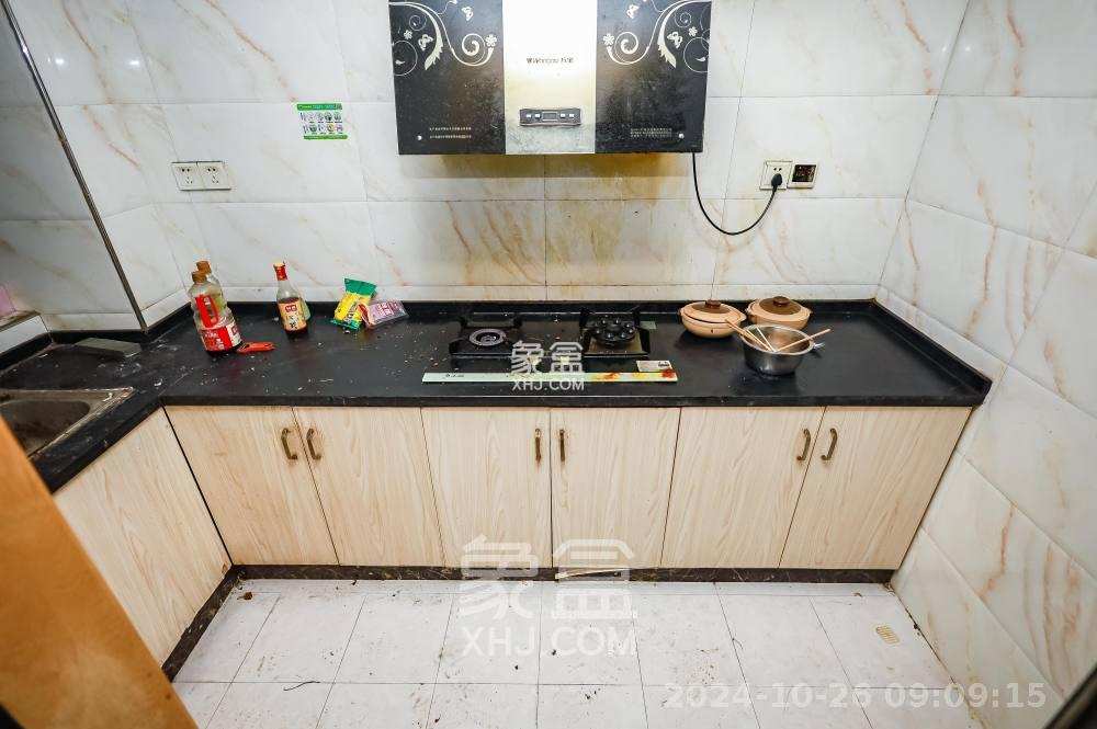 保利麓谷林语C区  3室2厅1卫    2700.0元/月室内图