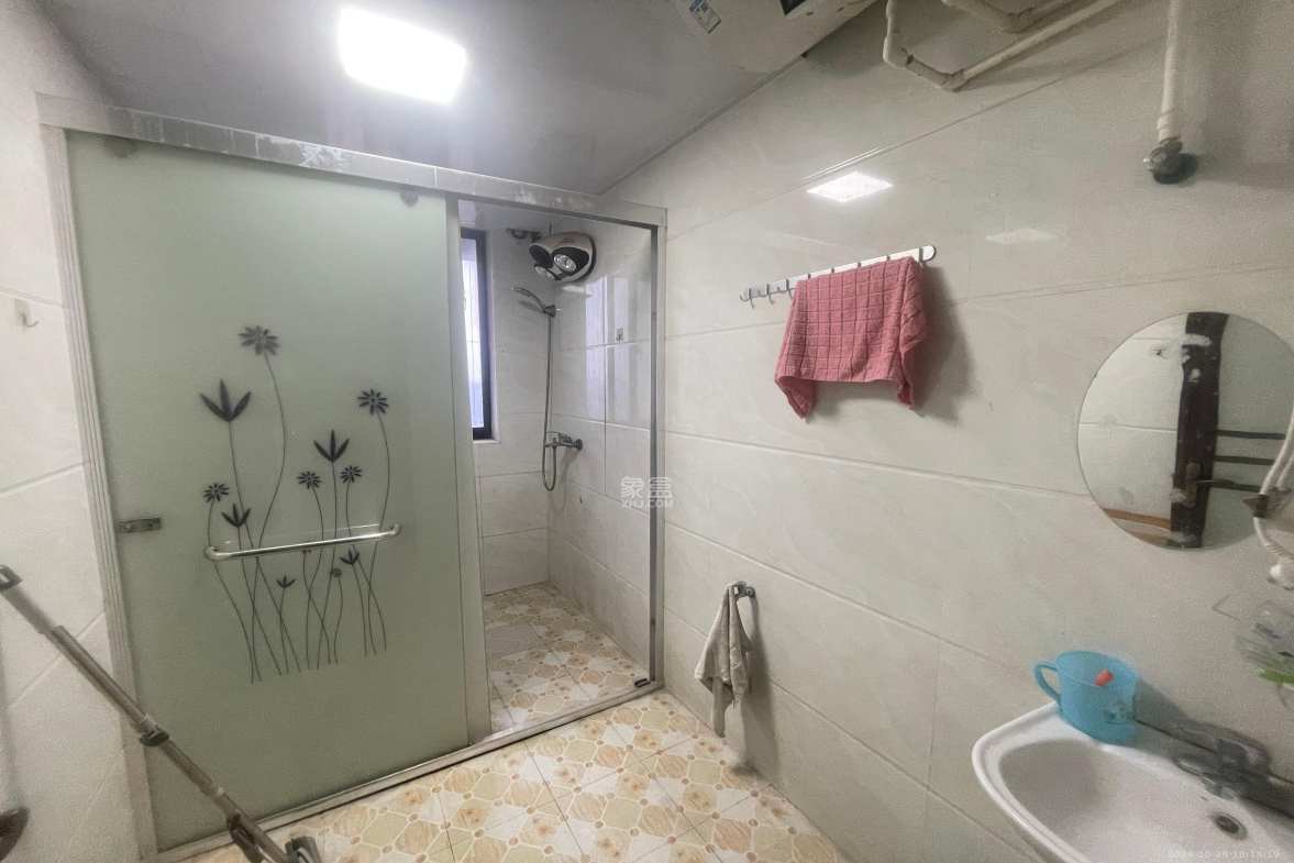 融科东南海  4室2厅2卫   2500.00元/月室内图