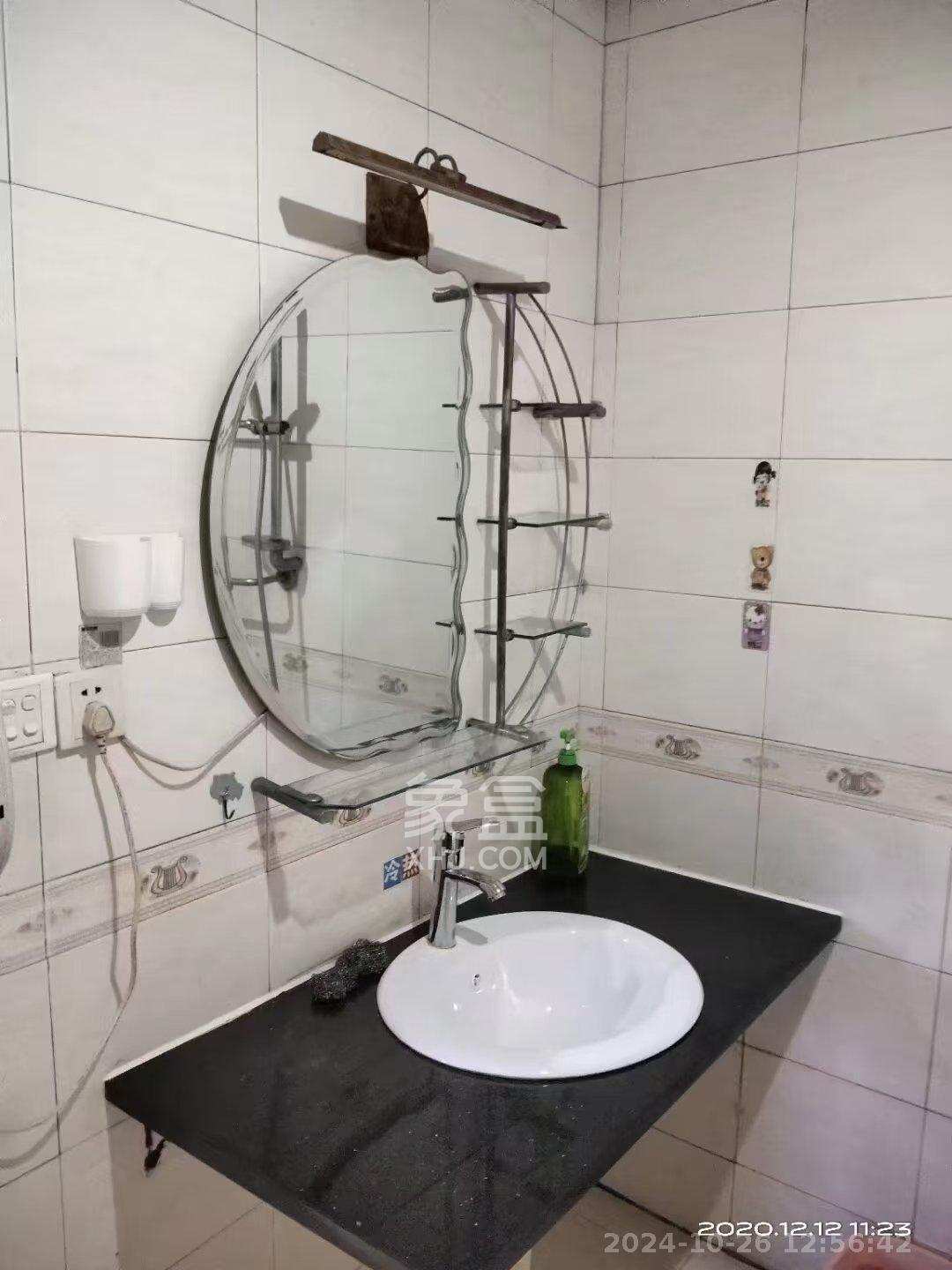 灰埠小区(灰埠社区) 4室2厅1卫 1600.0元/月 灰埠小区(灰埠社区) 4室2厅1卫 1600.0元/月室内图